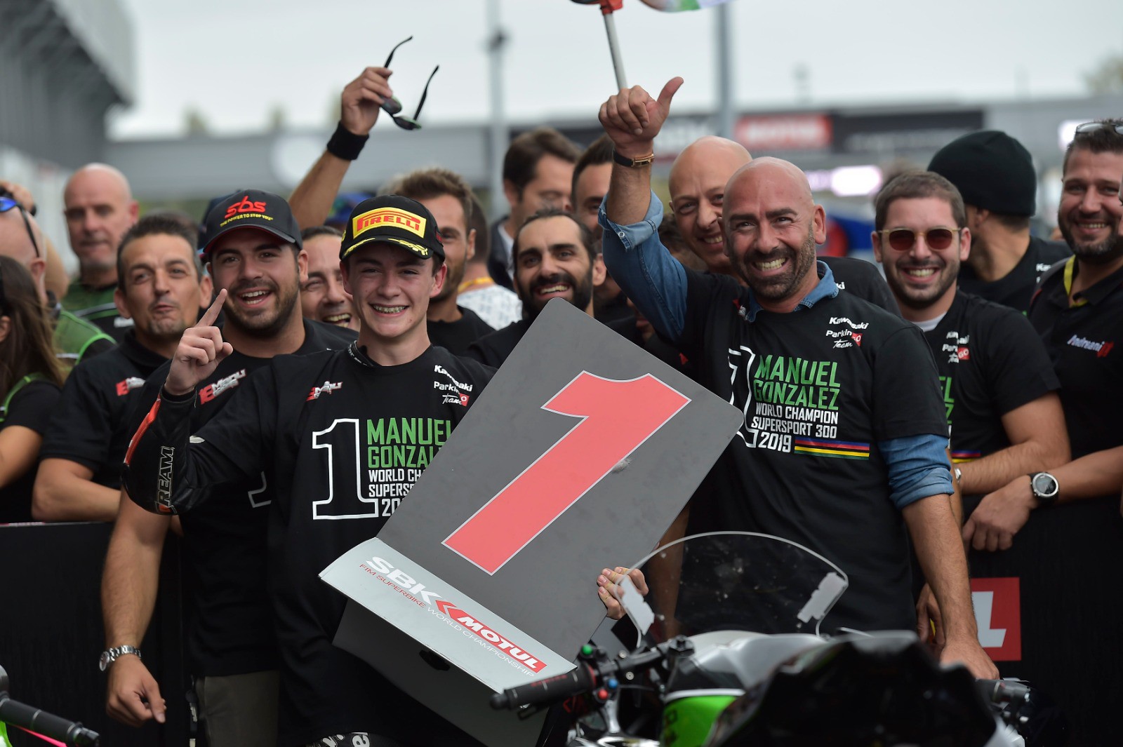 WSSP 300 a Magny Cours: Manuel Gonzalez è il più giovane Campione del mondo nella storia con il team italiano ParkinGO