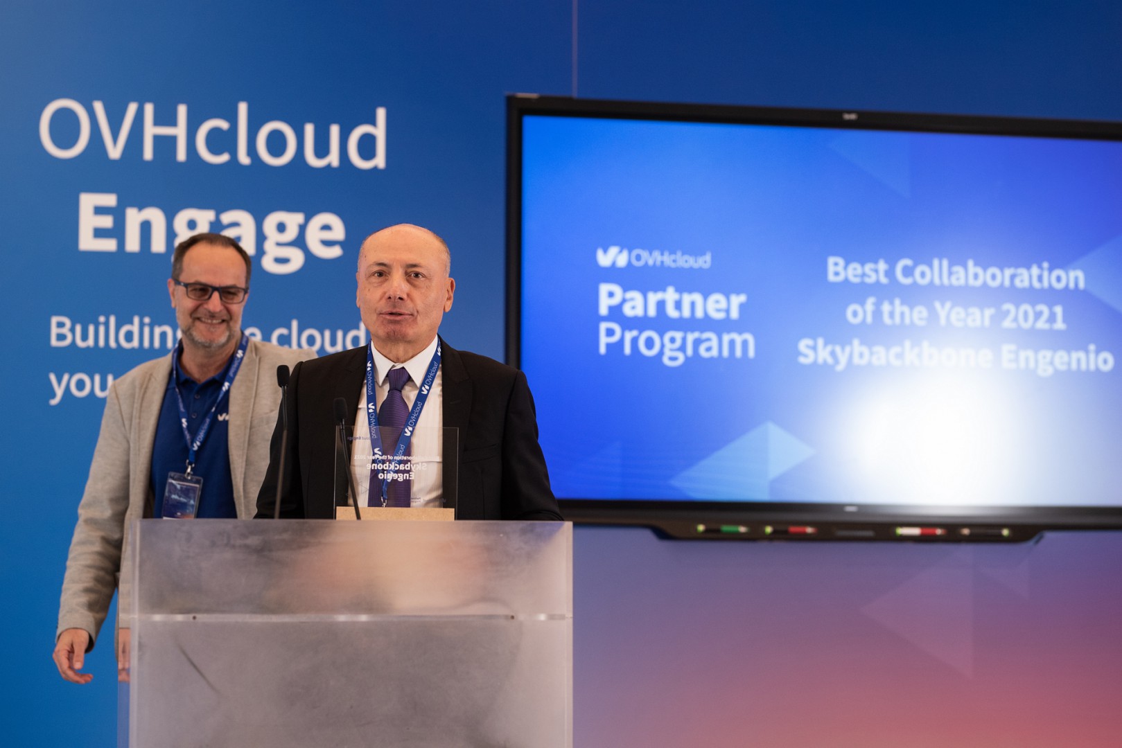 MotorValley: Skybackbone Engenio vince a Milano il prestigioso premio OVHcloud Partner Program come “Partner dell'anno 2022", il mercato del Cloud cresce del 5%